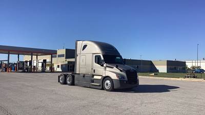 Freightliner Cascadia - 72" Raised Roof Double Bunk Sleeper, Detroit, Automatic, Optimized Idle