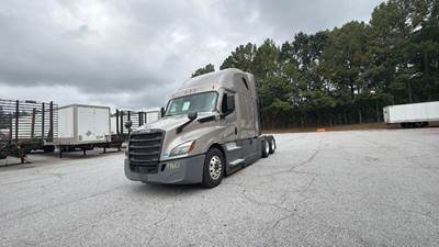 Freightliner Cascadia - 72" Raised Roof Double Bunk Sleeper, Detroit, Automatic, Battery Powered HVAC with Optimized Idle