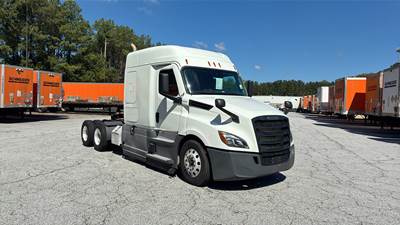 Freightliner Cascadia - 72" Extra Tall Roof Double Bunk Sleeper, Detroit, Automatic, Battery Powered HVAC with Optimized Idle