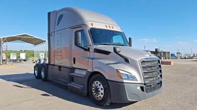 Freightliner Cascadia - 72" Raised Roof Double Bunk Sleeper, Detroit, Automatic, Battery Powered HVAC with Optimized Idle