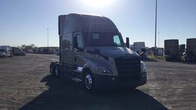 Freightliner Cascadia - 72" Raised Roof Double Bunk Sleeper, Detroit, Automatic, Optimized Idle