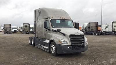 Freightliner Cascadia - 72" Raised Roof Double Bunk Sleeper, Detroit, Automatic, Battery Powered HVAC with Optimized Idle