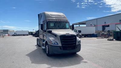 Freightliner Cascadia Sleeper Semi Truck - 72" Raised Roof, Detroit, Automatic, Battery Powered HVAC with Optimized Idle