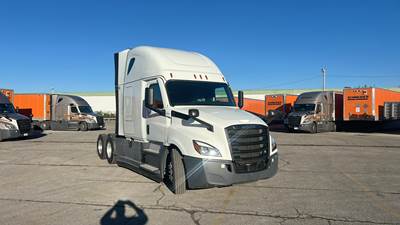 Freightliner Cascadia Sleeper Semi Truck - 72" Raised Roof, Detroit, Automatic, Battery Powered HVAC with Optimized Idle