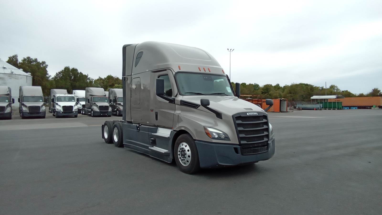 2025 Freightliner sleeper semi-truck