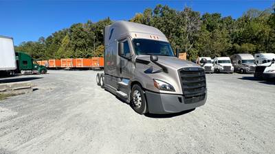 Freightliner Cascadia Sleeper Semi Truck - 72" Raised Roof, Detroit, Automatic, Battery Powered HVAC with Optimized Idle