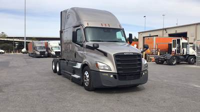 Freightliner Cascadia Sleeper Semi Truck - 72" Raised Roof, Detroit, Automatic, Battery Powered HVAC with Optimized Idle