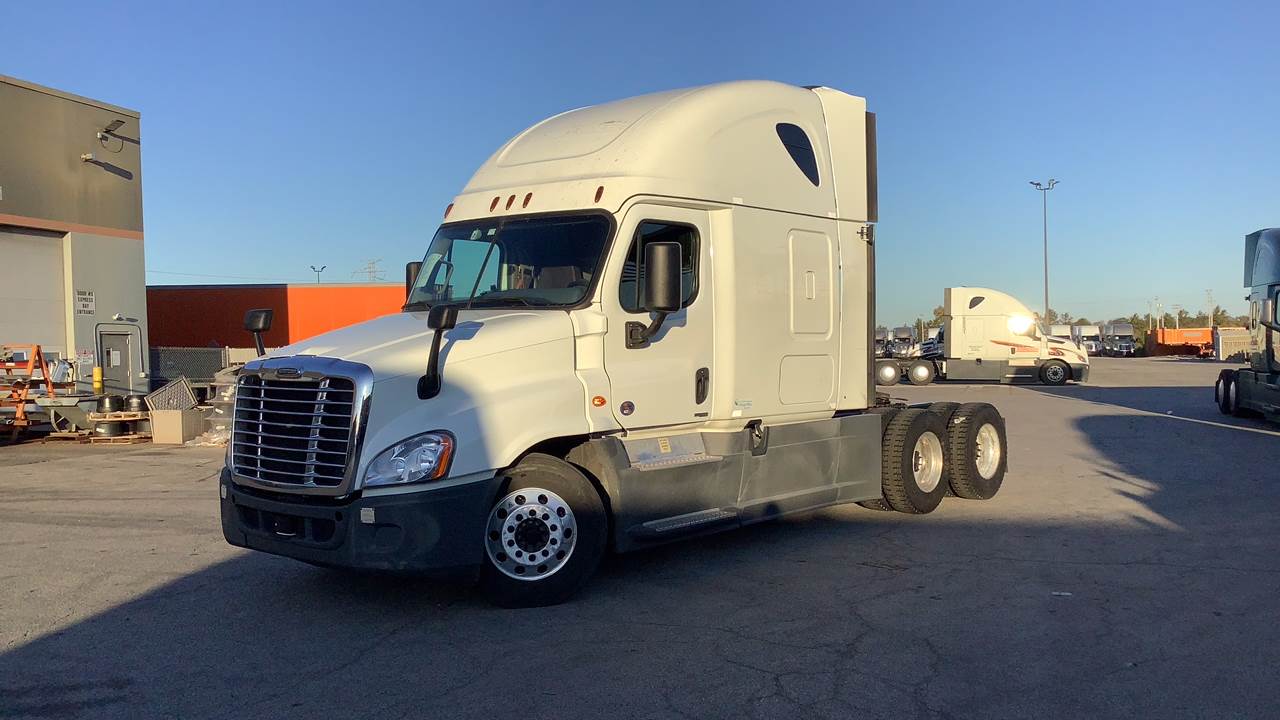 2018 Freightliner Cascadia Sleeper Semi Truck 72" Raised Roof, Detroit 400HP, Automatic For