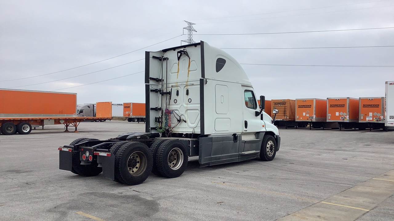 2018 Freightliner Cascadia Sleeper Semi Truck 72" Roof, Detroit 400HP, Automatic For Sale