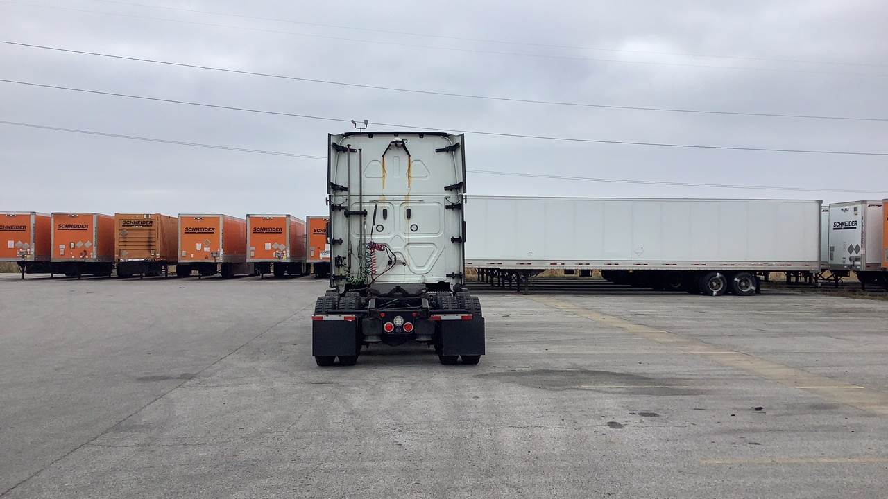 2018 Freightliner Cascadia Sleeper Semi Truck 72" Roof, Detroit 400HP, Automatic For Sale