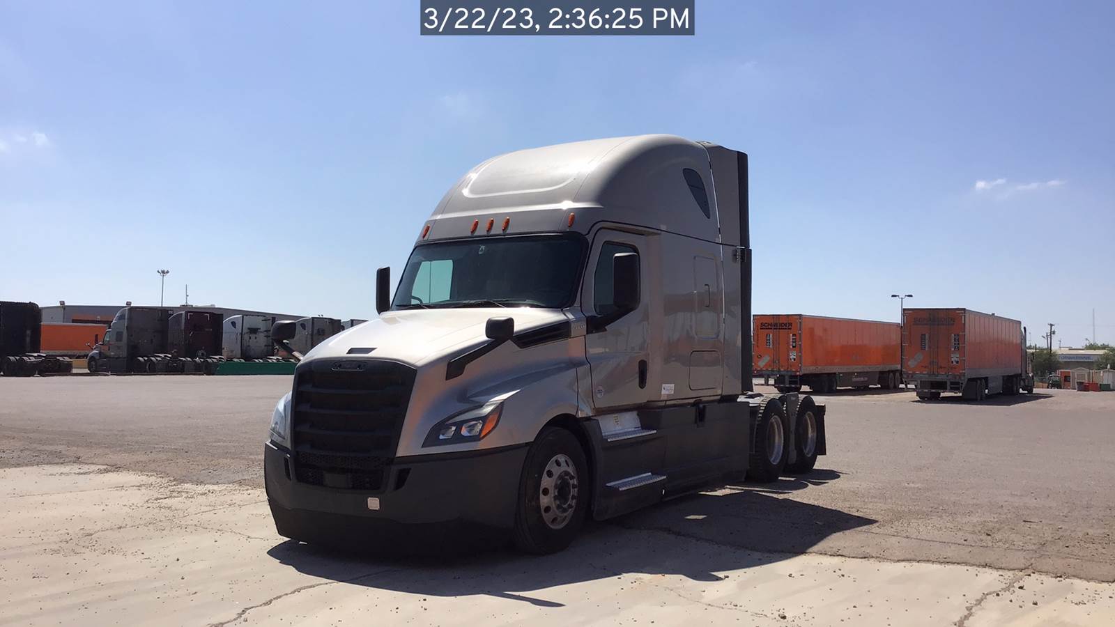 2020 Freightliner Cascadia Sleeper Semi Truck 72" Raised Roof