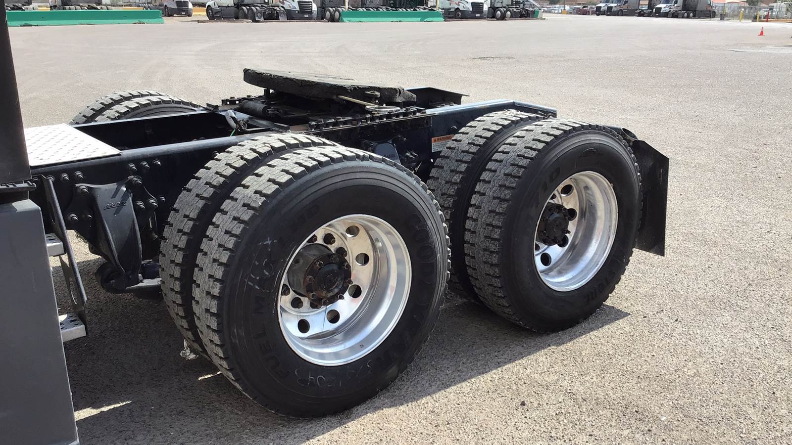 2018 Freightliner Cascadia Sleeper Semi Truck 72" Raised Roof