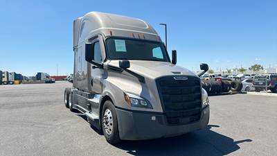 Freightliner Cascadia - 72" Raised Roof Double Bunk Sleeper, Detroit, Automatic, Optimized Idle