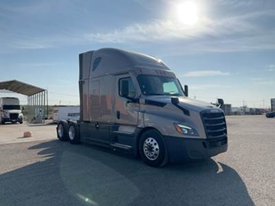 Freightliner Cascadia - 72" Raised Roof Double Bunk Sleeper, Detroit, Automatic, Optimized Idle