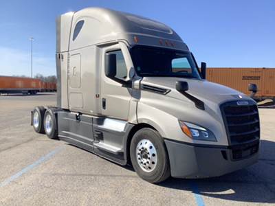 Freightliner Cascadia - 72" Raised Roof Double Bunk Sleeper, Detroit, Automatic, Optimized Idle