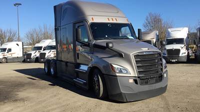 Freightliner Cascadia - 72" Raised Roof Double Bunk Sleeper, Detroit, Automatic, Battery Powered HVAC with Optimized Idle