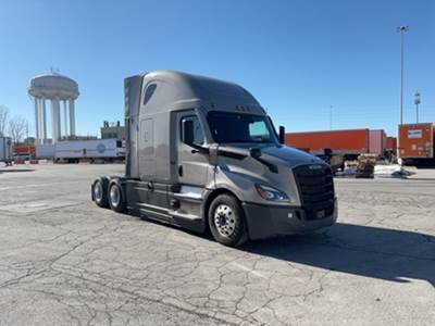 Freightliner Cascadia - 72" Raised Roof Double Bunk Sleeper, Detroit, Automatic, Optimized Idle