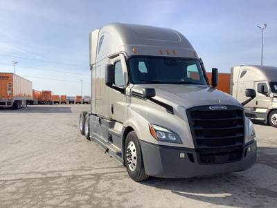 Freightliner Cascadia - 72" Raised Roof Double Bunk Sleeper, Detroit, Automatic, Optimized Idle