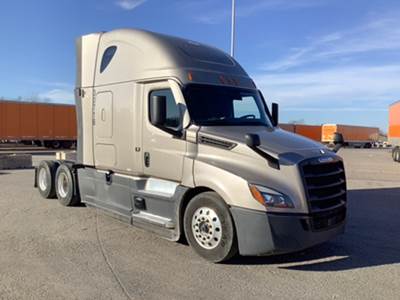 Freightliner Cascadia - 72" Raised Roof Double Bunk Sleeper, Detroit, Automatic, Optimized Idle