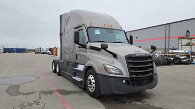Freightliner Cascadia - 72" Raised Roof Double Bunk Sleeper, Detroit, Automatic, Optimized Idle