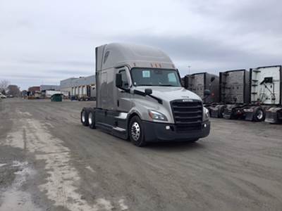 Freightliner Cascadia - 72" Raised Roof Double Bunk Sleeper, Detroit, Automatic, Optimized Idle