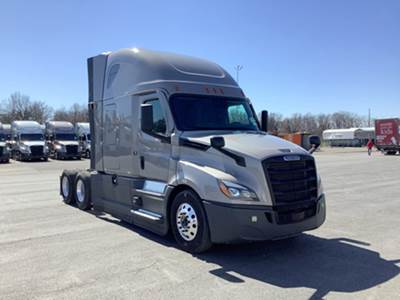 Freightliner Cascadia - 72" Raised Roof Double Bunk Sleeper, Detroit, Automatic, Optimized Idle