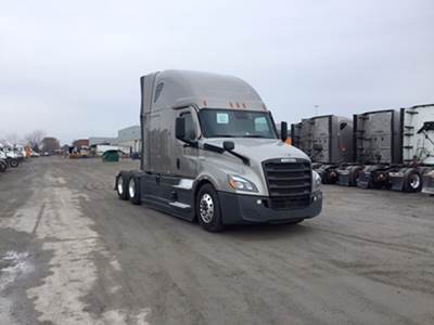 Freightliner Cascadia - 72" Raised Roof Double Bunk Sleeper, Detroit, Automatic, Optimized Idle