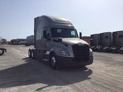 Freightliner Cascadia - 72" Raised Roof Double Bunk Sleeper, Detroit, Automatic, Optimized Idle