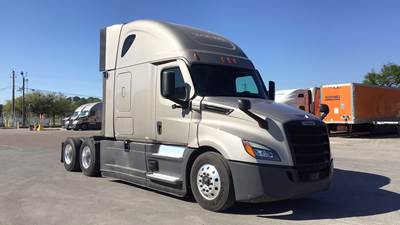 Freightliner Cascadia - 72" Raised Roof Double Bunk Sleeper, Detroit, Automatic, Optimized Idle