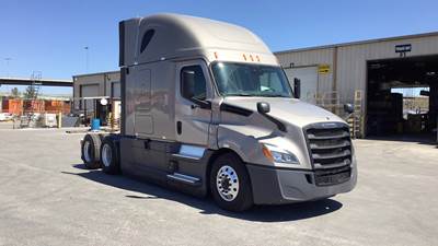 Freightliner Cascadia - 72" Raised Roof Double Bunk Sleeper, Detroit, Automatic, Optimized Idle