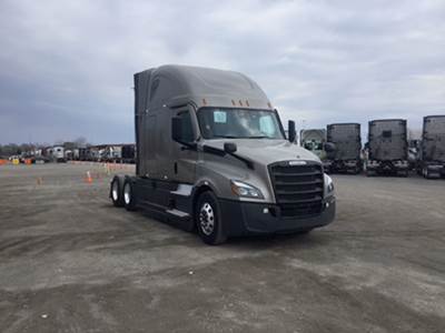 Freightliner Cascadia - 72" Raised Roof Double Bunk Sleeper, Detroit, Automatic, Optimized Idle