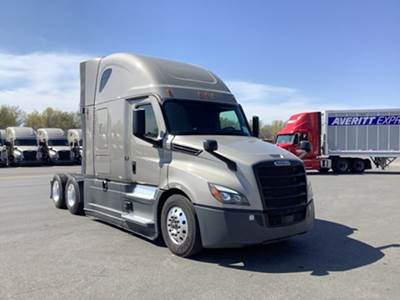 Freightliner Cascadia - 72" Raised Roof Double Bunk Sleeper, Detroit, Automatic, Optimized Idle