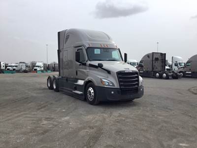 Freightliner Cascadia - 72" Raised Roof Double Bunk Sleeper, Detroit, Automatic, Optimized Idle