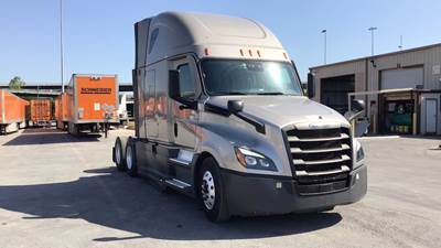 Freightliner Cascadia - 72" Raised Roof Double Bunk Sleeper, Detroit, Automatic, Optimized Idle