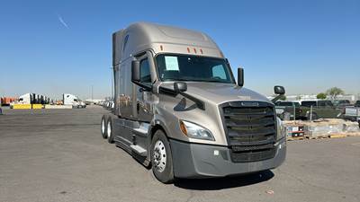 Freightliner Cascadia - 72" Raised Roof Double Bunk Sleeper, Detroit, Automatic, Optimized Idle