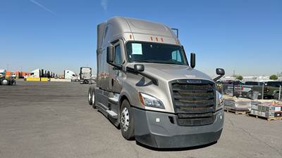 Freightliner Cascadia - 72" Raised Roof Double Bunk Sleeper, Detroit, Automatic, Optimized Idle