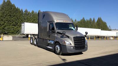 Freightliner Cascadia - 72" Raised Roof Double Bunk Sleeper, Detroit, Automatic, Optimized Idle