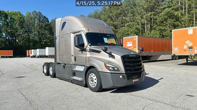 Freightliner Cascadia - 72" Raised Roof Double Bunk Sleeper, Detroit, Automatic, Optimized Idle