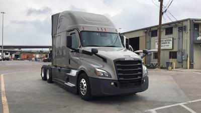 Freightliner Cascadia - 72" Raised Roof Double Bunk Sleeper, Detroit, Automatic, Optimized Idle