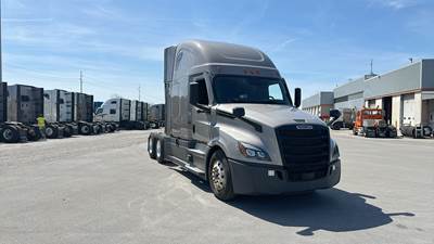 Freightliner Cascadia - 72" Raised Roof Double Bunk Sleeper, Detroit, Automatic, Optimized Idle