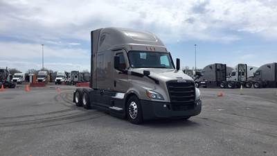 Freightliner Cascadia - 72" Raised Roof Double Bunk Sleeper, Detroit, Automatic, Optimized Idle