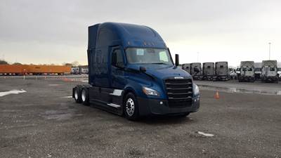Freightliner Cascadia - 72" Raised Roof Double Bunk Sleeper, Detroit, Automatic, Battery Powered HVAC with Optimized Idle