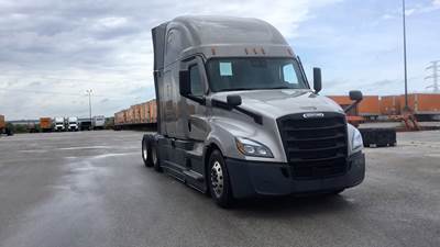 Freightliner Cascadia - 72" Raised Roof Double Bunk Sleeper, Detroit, Automatic, Optimized Idle