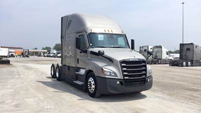 Freightliner Cascadia - 72" Raised Roof Double Bunk Sleeper, Detroit, Automatic, Optimized Idle