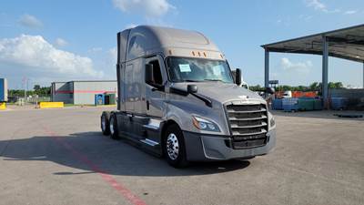 Freightliner Cascadia - 72" Raised Roof Double Bunk Sleeper, Detroit, Automatic, Optimized Idle