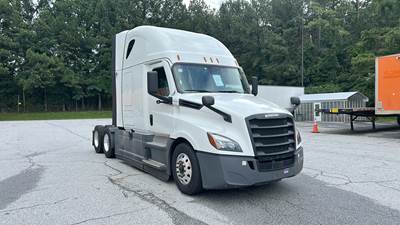 Freightliner Cascadia - 72" Raised Roof Double Bunk Sleeper, Detroit, Automatic, Battery Powered HVAC with Optimized Idle