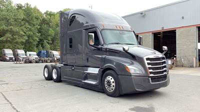 Freightliner Cascadia - 72" Raised Roof Double Bunk Sleeper w/ Lounge, Detroit, Automatic, Battery Powered HVAC with Optimized Idle