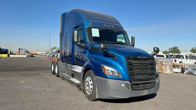 Freightliner Cascadia - 72" Raised Roof Double Bunk Sleeper, Detroit, Automatic, Battery Powered HVAC with Optimized Idle