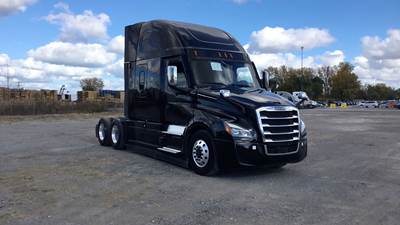 Freightliner Cascadia - 72" Raised Roof Double Bunk Sleeper w/ Lounge, Detroit, Automatic, Battery Powered HVAC with Optimized Idle