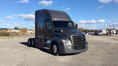 Freightliner Cascadia - 72" Raised Roof Double Bunk Sleeper, Detroit, Automatic, Battery Powered HVAC with Optimized Idle